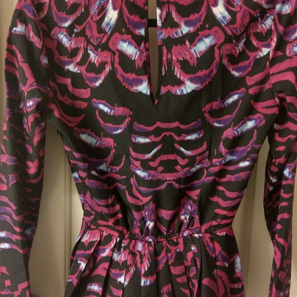 Never worn Kim Kardashian collection wrap top - Picture 2 of 5